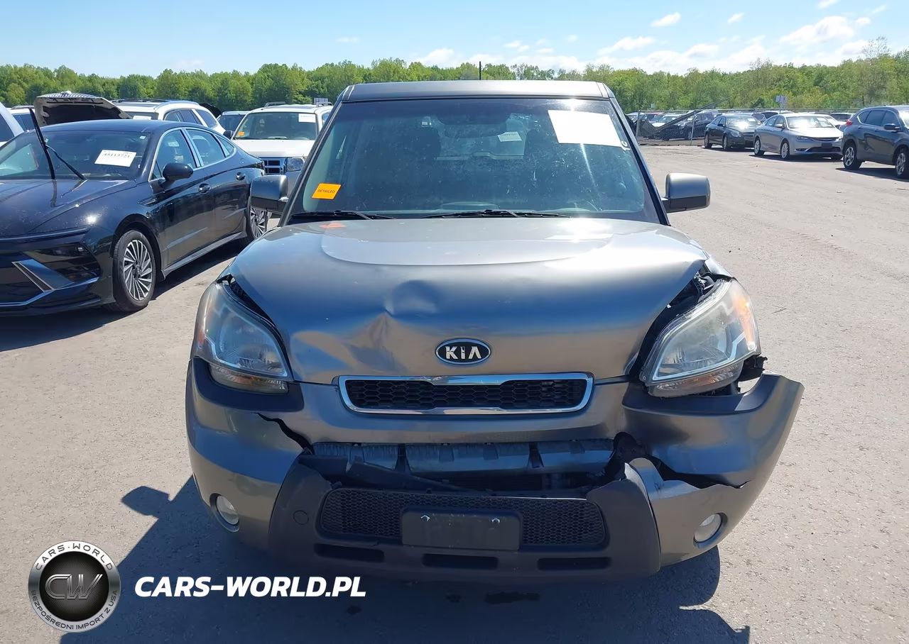 2011 Kia Soul + VIN:KNDJT2A21B7310594 - 12