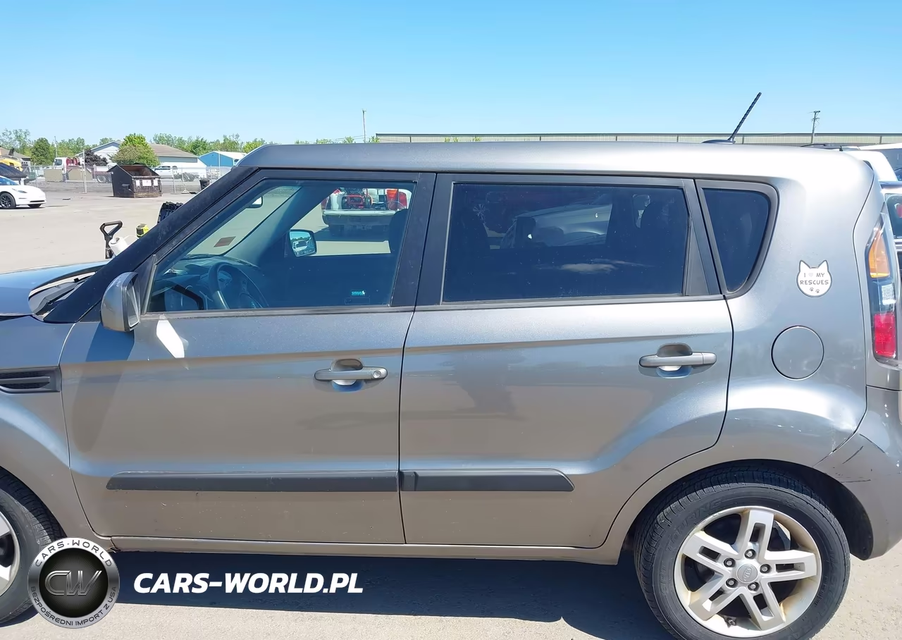 2011 Kia Soul + VIN:KNDJT2A21B7310594 - 14