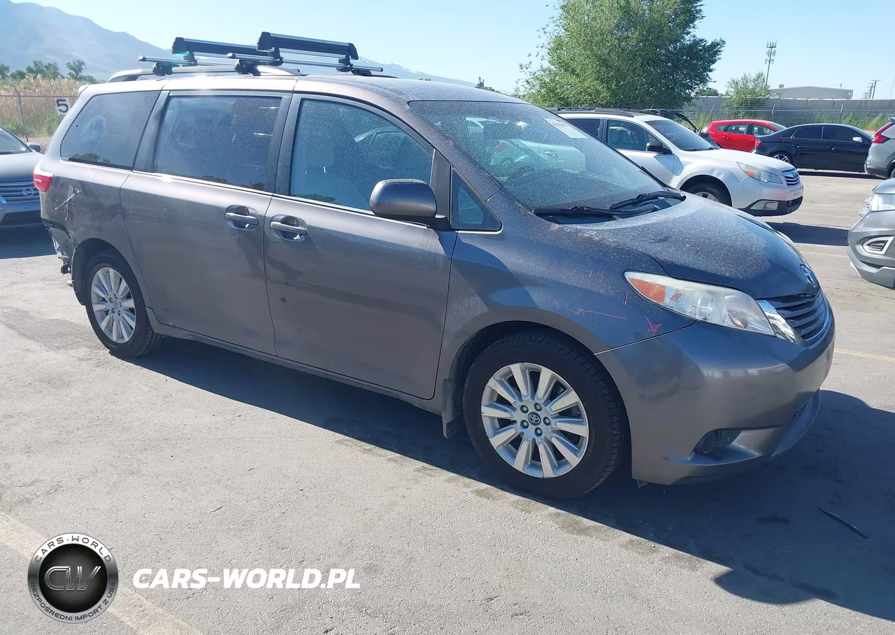 2015 Toyota Sienna Le 7 Passenger – zdjęcie 1 z 16