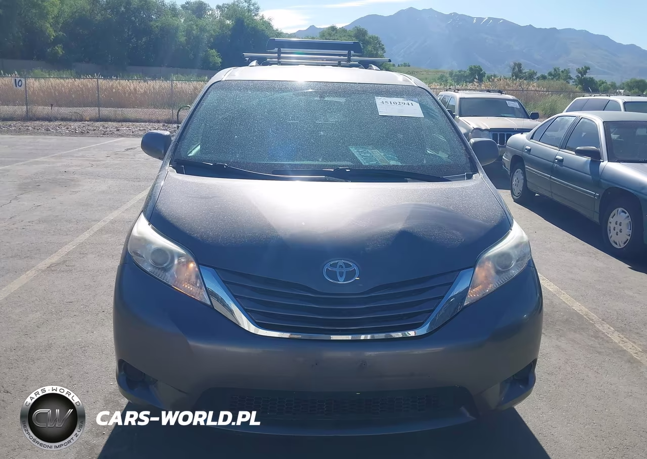 2015 Toyota Sienna Le 7 Passenger VIN:5TDJK3DC6FS105636 - 12