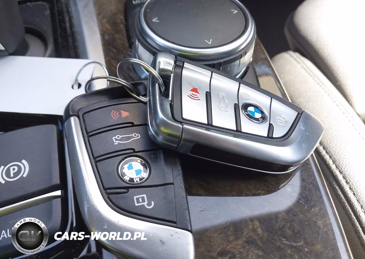 2018 BMW X3 xDrive30I VIN:5UXTR9C58JLC73140 - 10