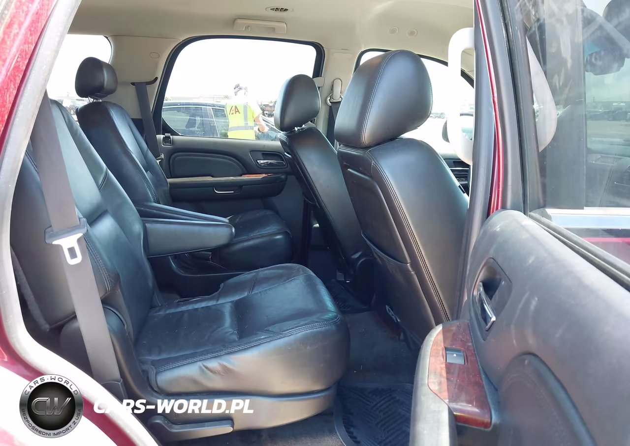 2010 Cadillac Escalade Standard VIN:1GYUKAEF8AR168605 - 8
