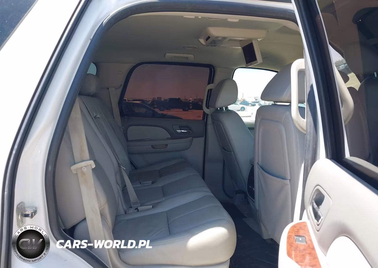 2007 Chevrolet Tahoe Lt VIN:1GNFC13057J400344 - 8