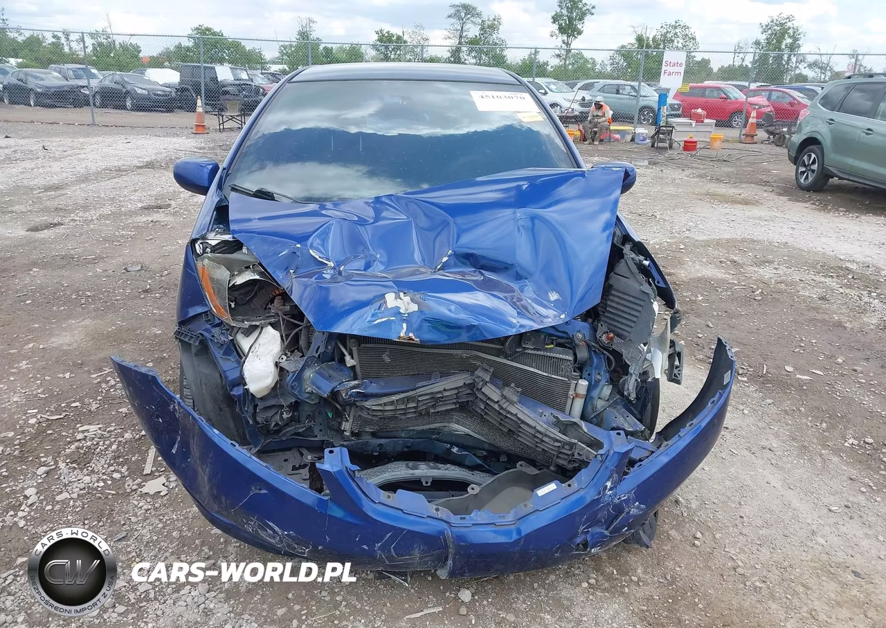 2010 Honda Fit Sport VIN:JHMGE8H47AS020238 - 12