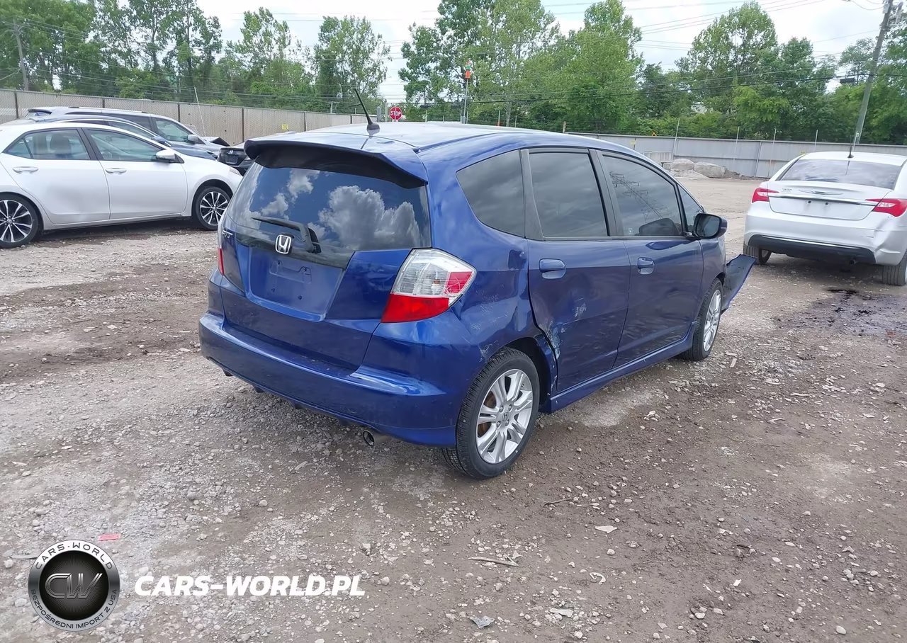 2010 Honda Fit Sport VIN:JHMGE8H47AS020238 - 4