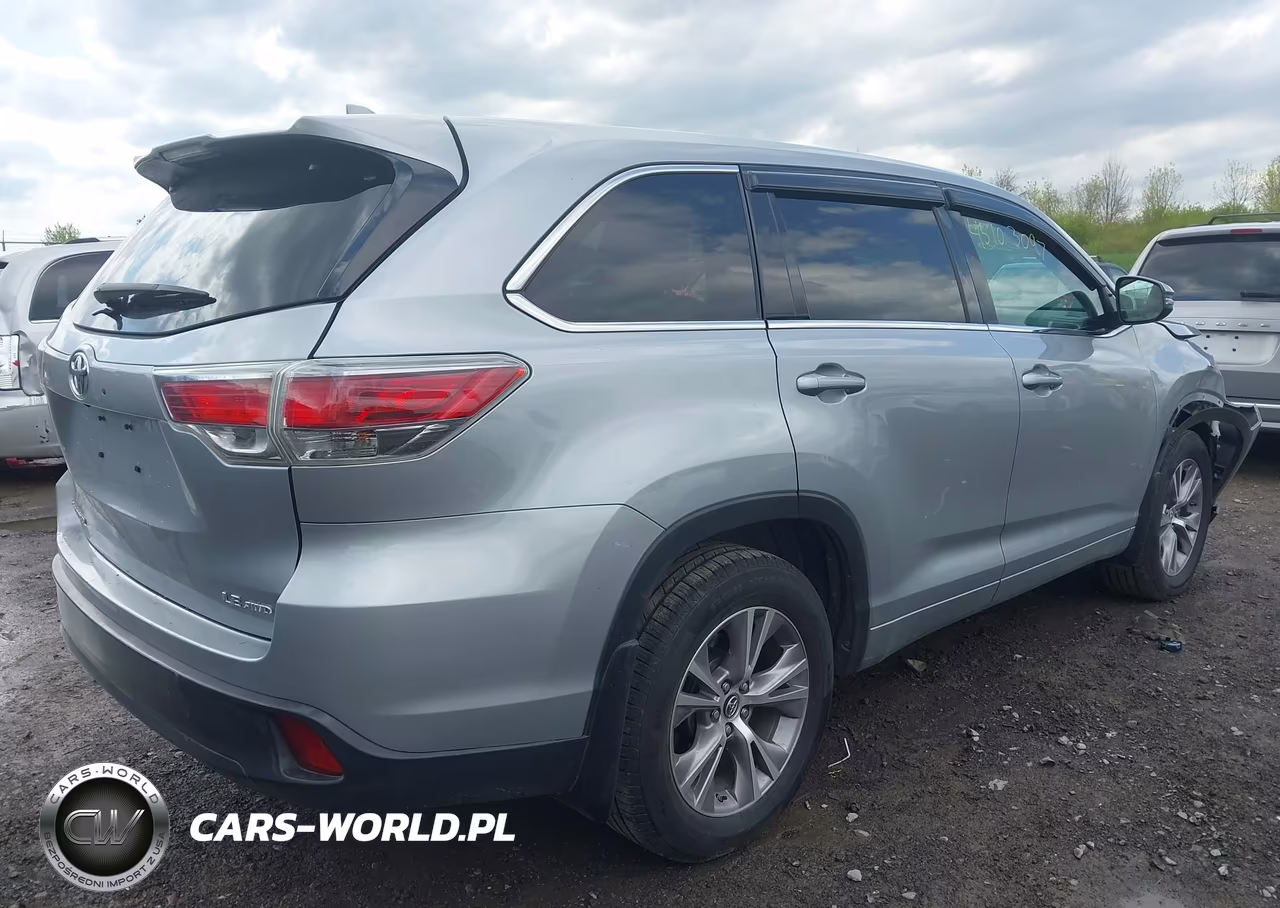 2016 Toyota Highlander Le Plus V6 VIN:5TDBKRFH2GS274635 - 4