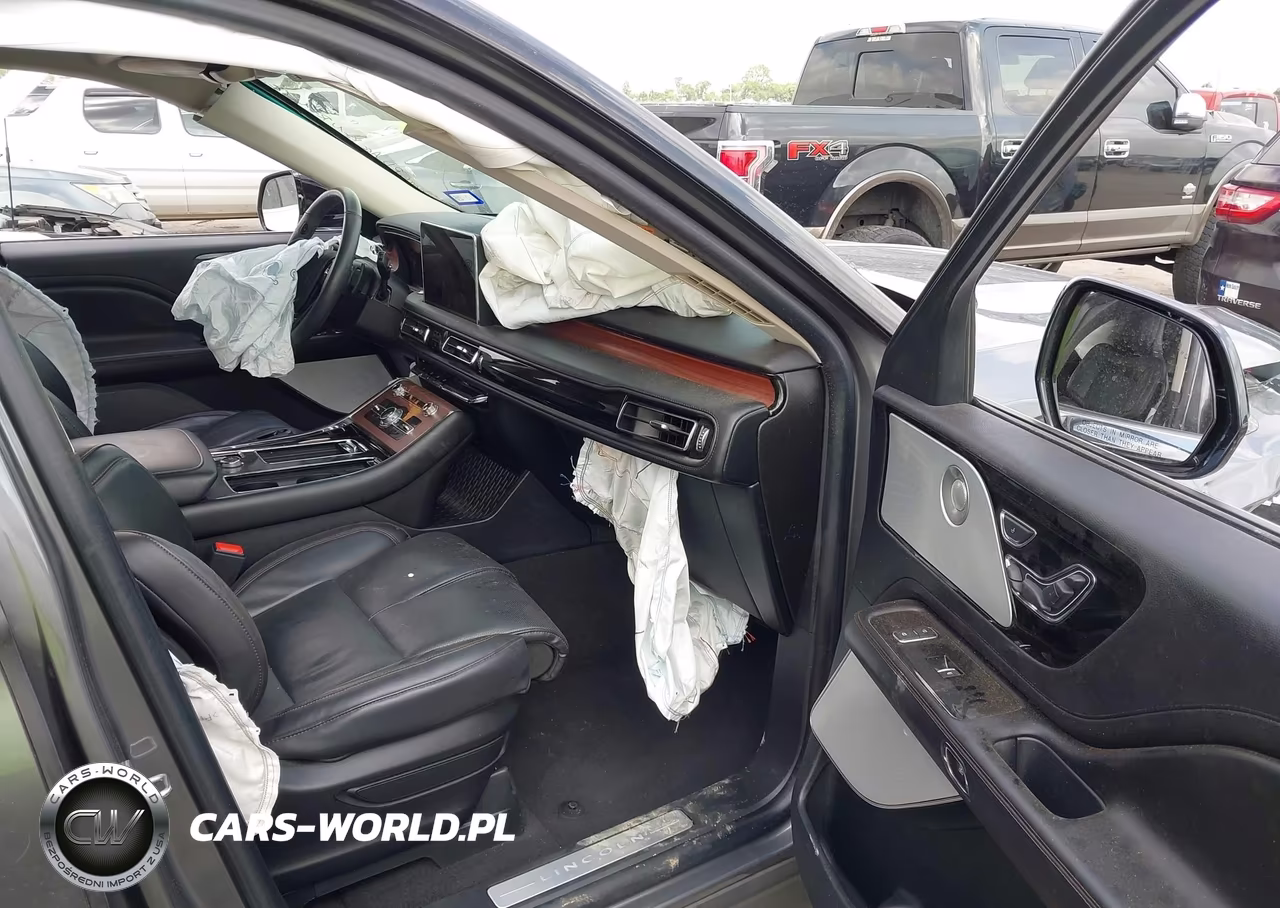 2023 Lincoln Aviator Reserve VIN:5LM5J7XCXPGL18214 - 5