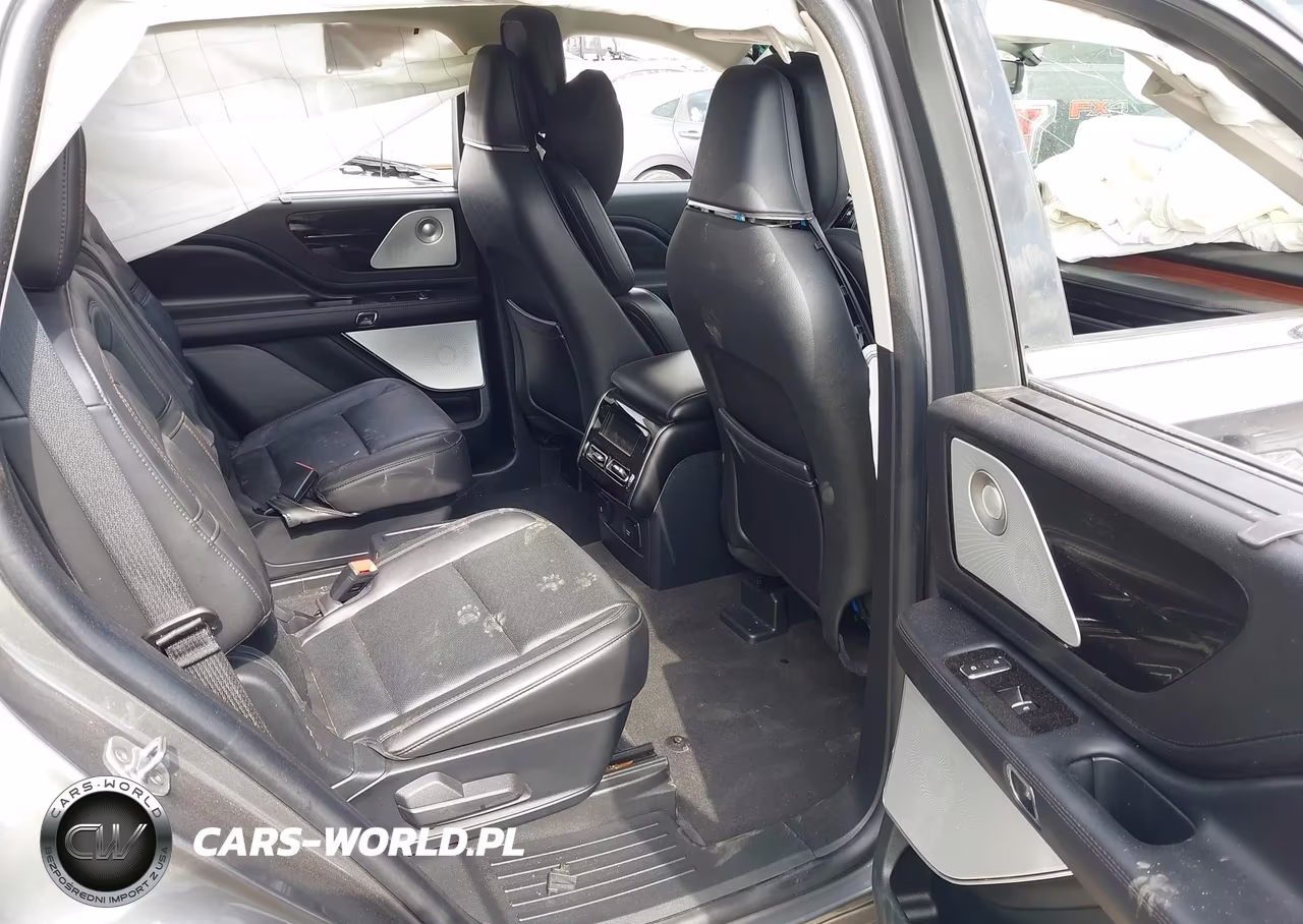 2023 Lincoln Aviator Reserve VIN:5LM5J7XCXPGL18214 - 8