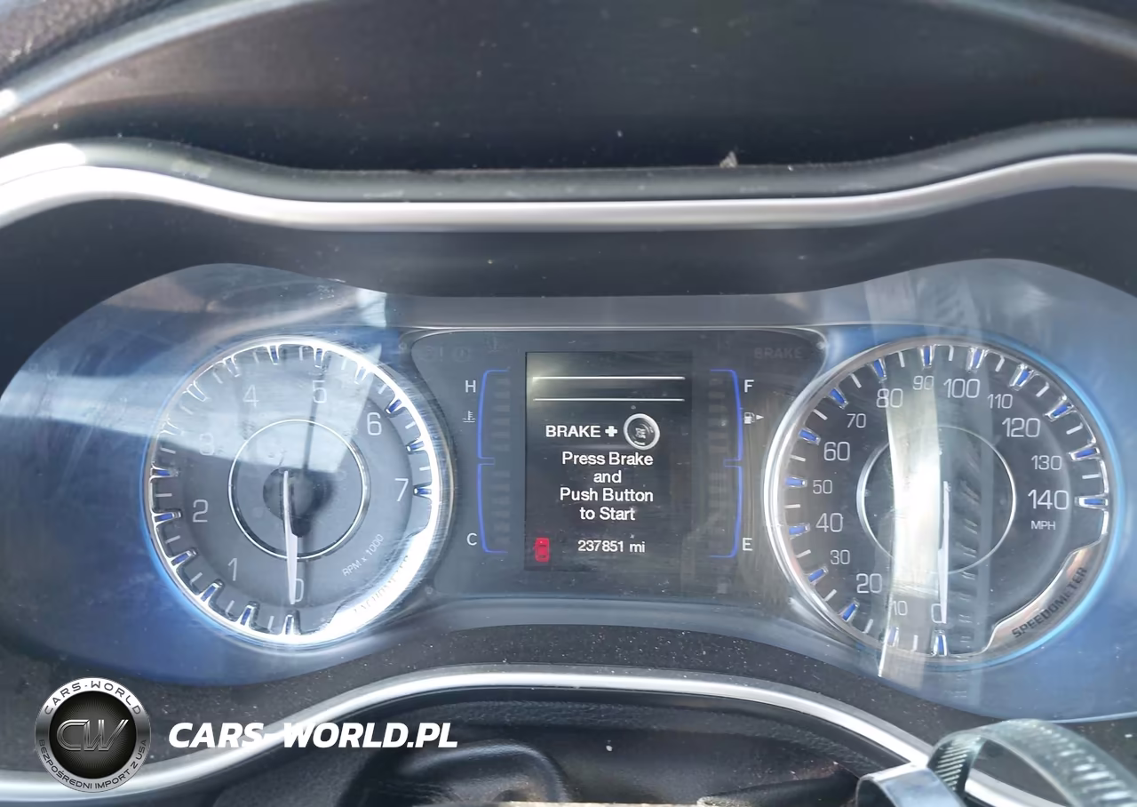 2015 Chrysler 200 Limited VIN:1C3CCCAB1FN711079 - 7