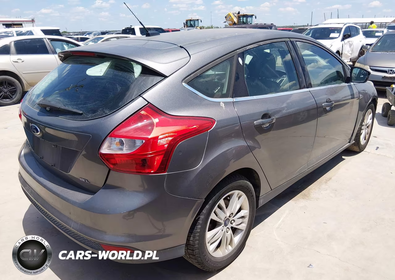 2012 Ford Focus Sel VIN:1FAHP3M23CL395439 - 4