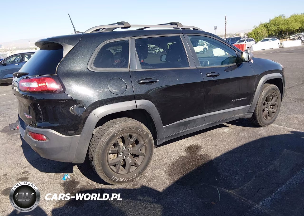 2016 Jeep Cherokee Trailhawk VIN:1C4PJMBS6GW103089 - 4