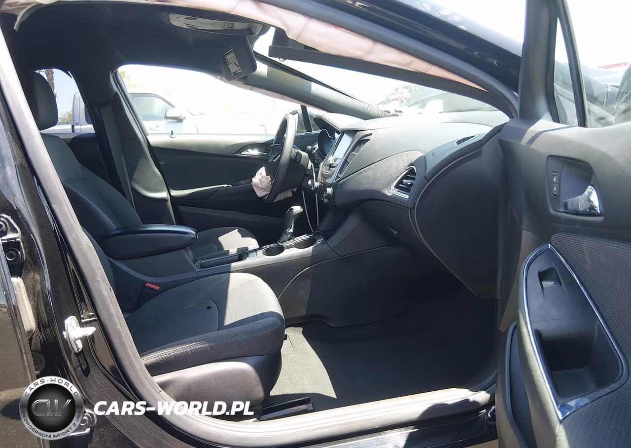 2018 Chevrolet Cruze Lt Auto VIN:3G1BE6SMXJS654004 - 5