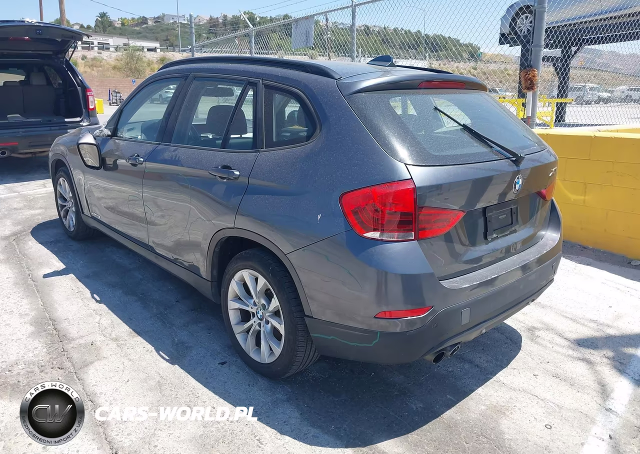 2014 BMW X1 xDrive28I VIN:WBAVL1C51EVY16989 - 3