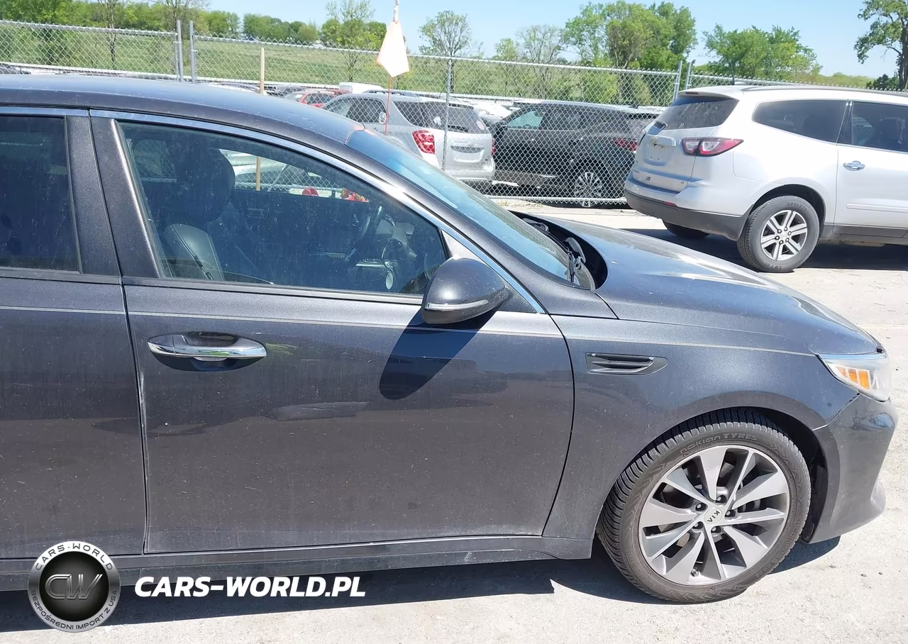 2018 Kia Optima S VIN:5XXGT4L35JG251390 - 19