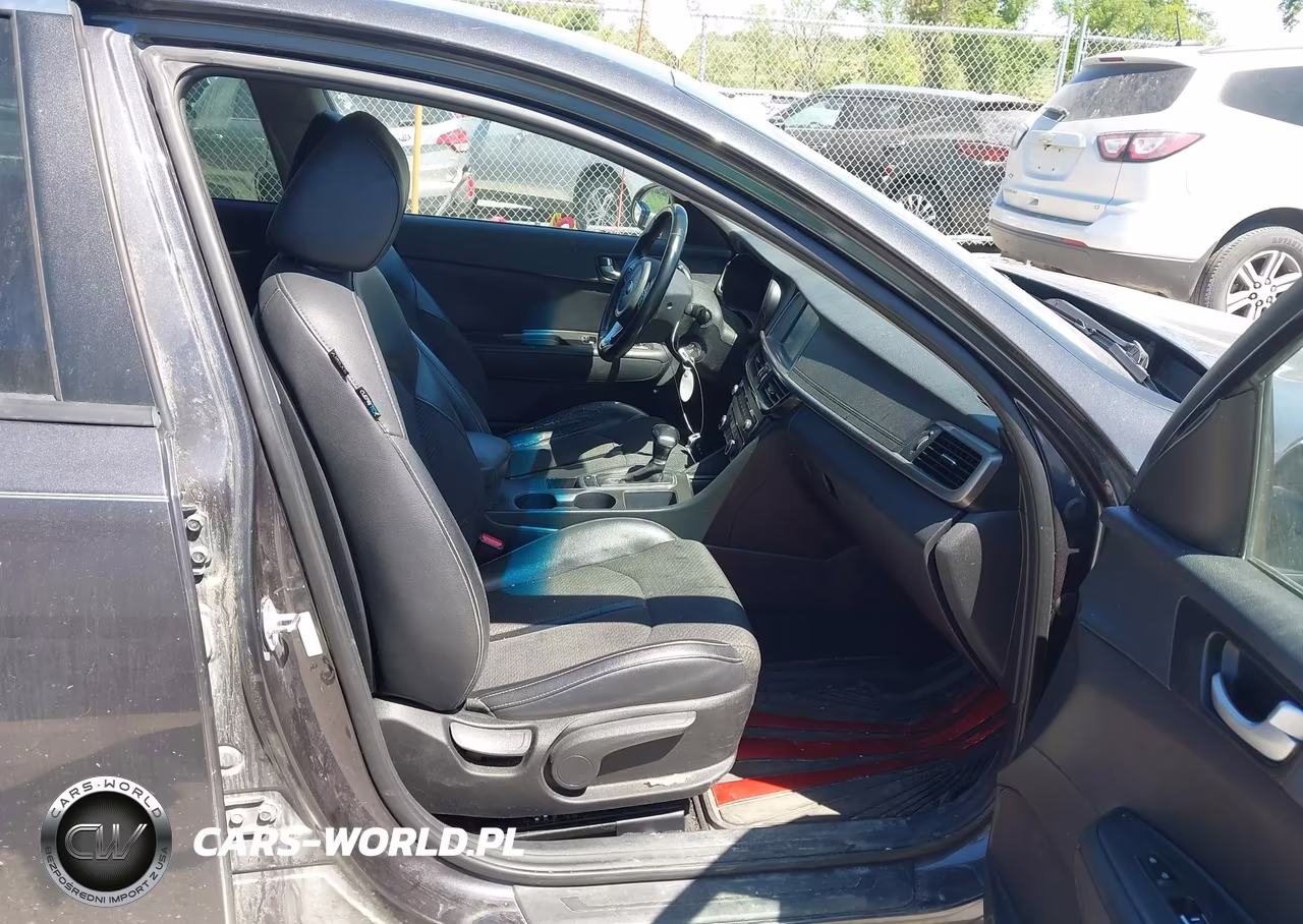 2018 Kia Optima S VIN:5XXGT4L35JG251390 - 5