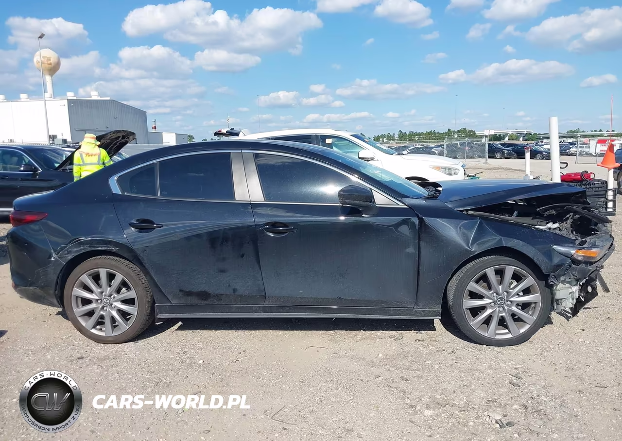 2023 Mazda Mazda3 2.5 S Preferred VIN:3MZBPACM2PM358987 - 13