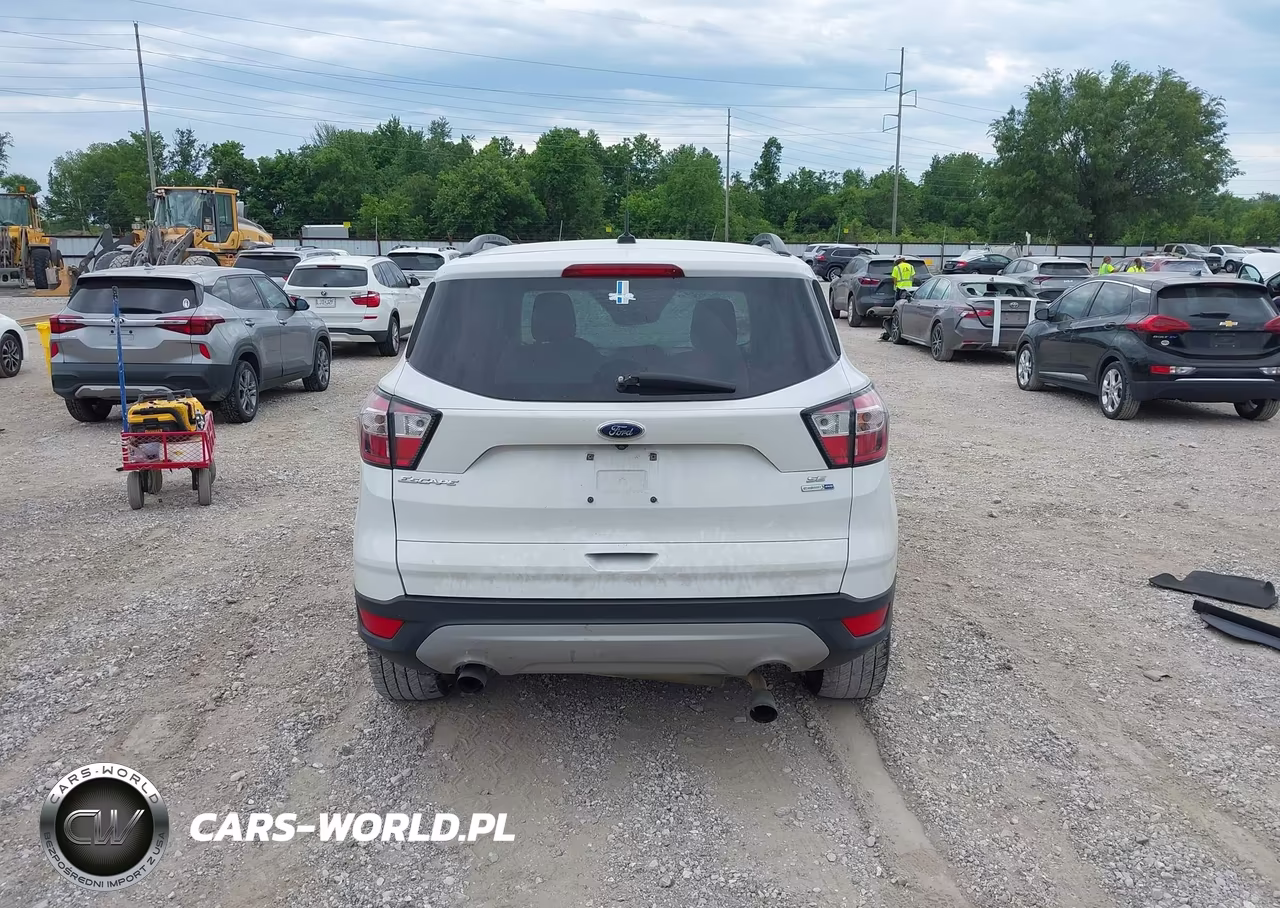 2018 Ford Escape Se VIN:1FMCU9GD5JUA66063 - 17