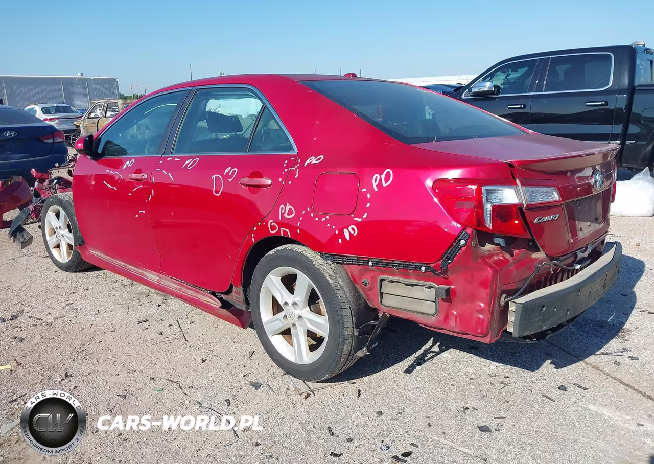 2014 Toyota Camry Se VIN:4T1BF1FK4EU820549 - 3