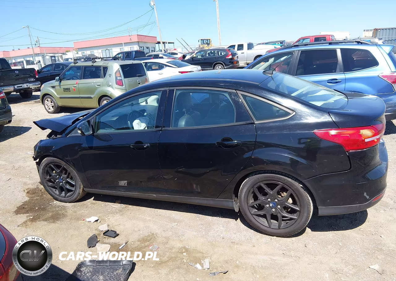 2016 Ford Focus Se VIN:1FADP3F25GL222068 - 13