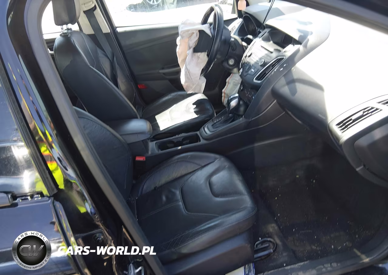 2016 Ford Focus Se VIN:1FADP3F25GL222068 - 5