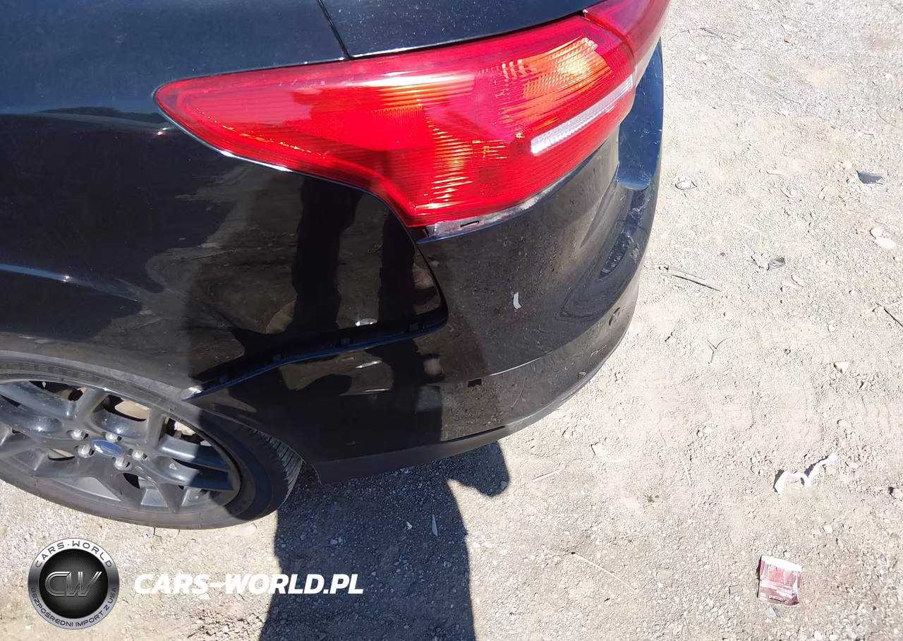 2016 Ford Focus Se VIN:1FADP3F25GL222068 - 6