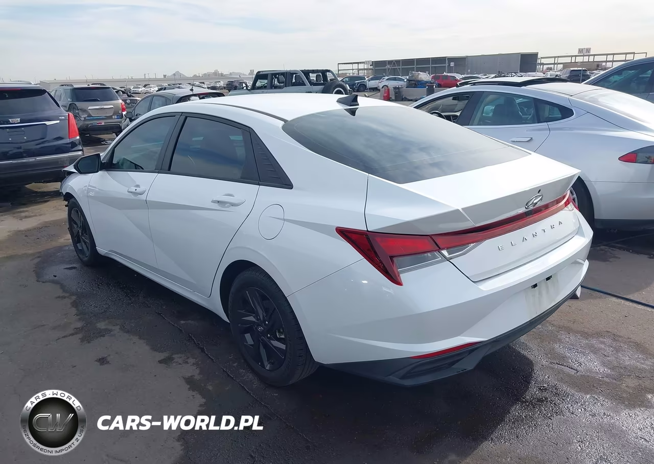2022 Hyundai Elantra Sel VIN:5NPLS4AG3NH062576 - 3