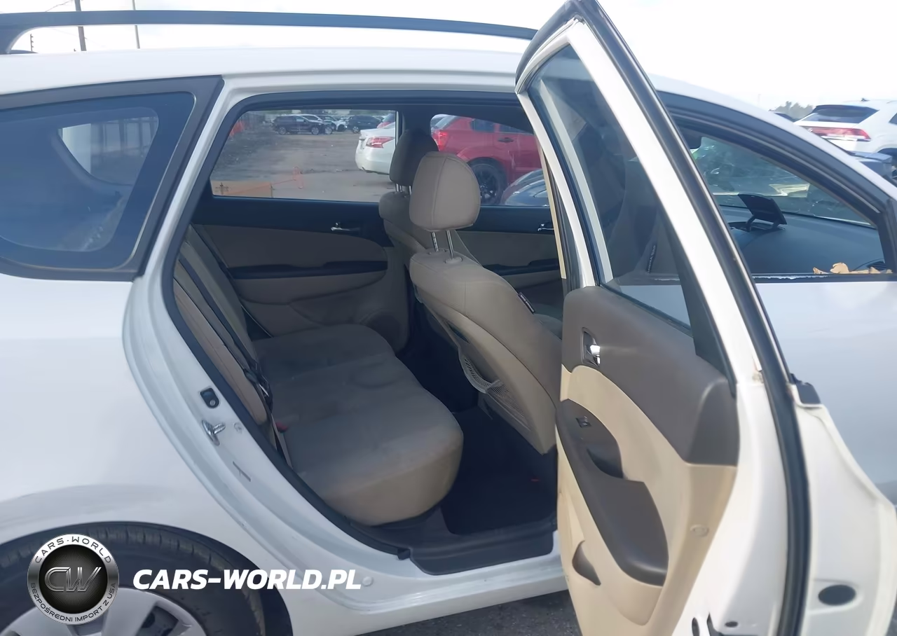 2010 Hyundai Elantra Touring Gls VIN:KMHDC8AEXAU080561 - 8