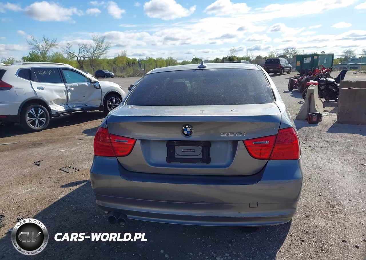 2011 BMW 328I xDrive VIN:WBAPK5G53BNN31185 - 16