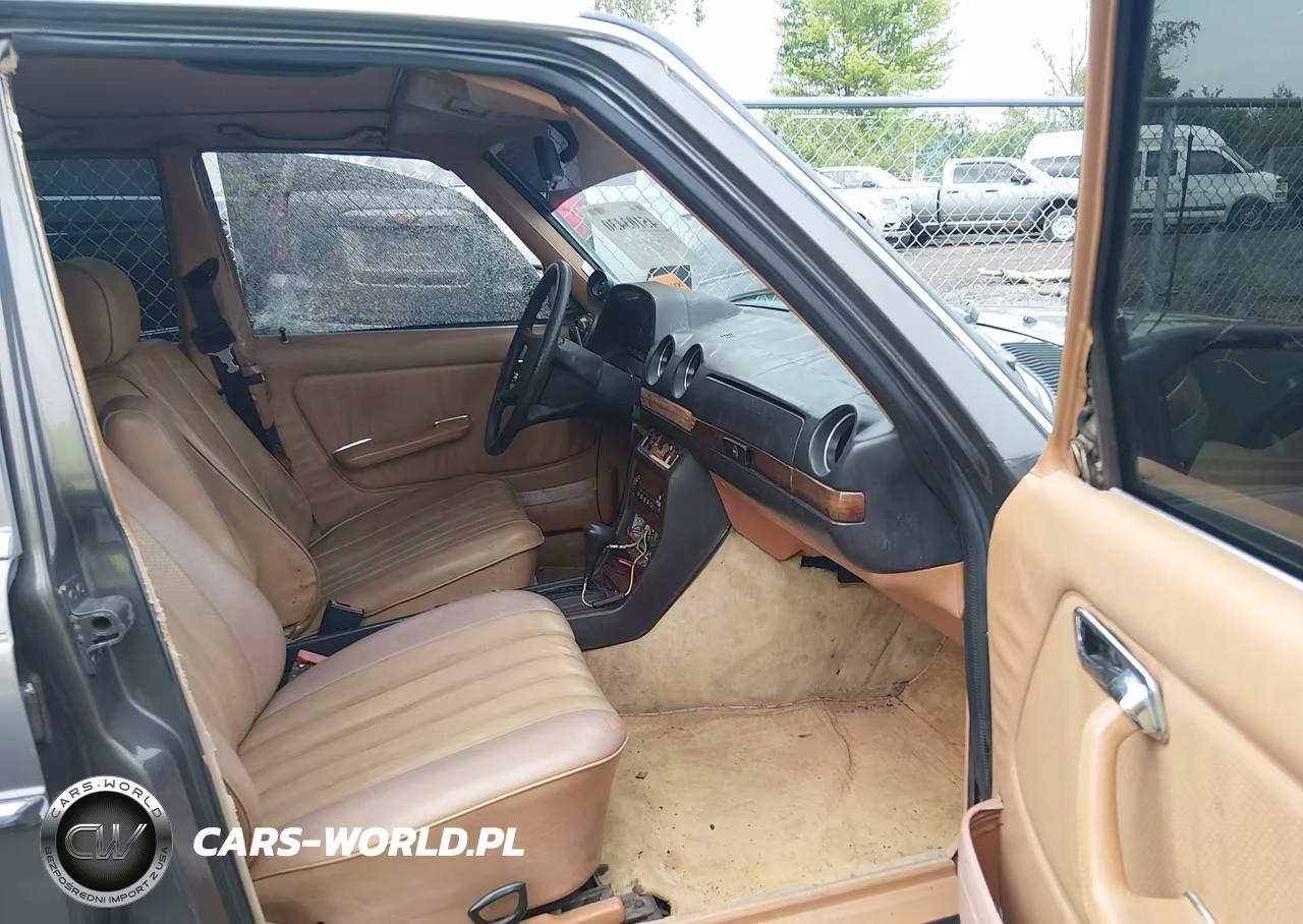 1983 Mercedes-Benz 300 Dt VIN:WDBAB33A1DB024417 - 5