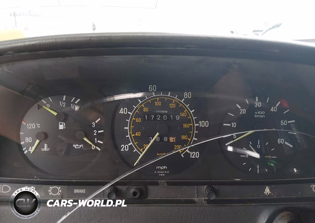 1983 Mercedes-Benz 300 Dt VIN:WDBAB33A1DB024417 - 7