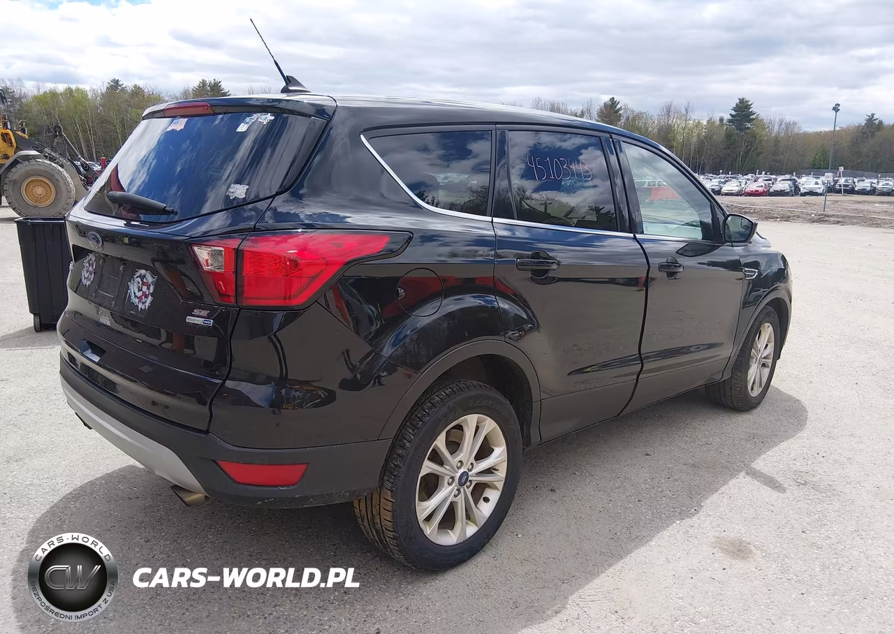 2019 Ford Escape Se VIN:1FMCU9GD2KUB17858 - 4