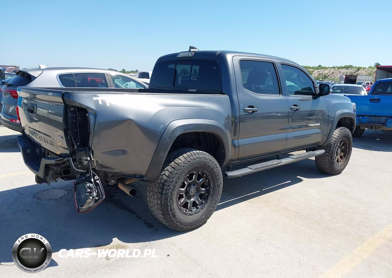 2018 Toyota Tacoma Trd Off Road VIN:3TMCZ5ANXJM165501 - 4