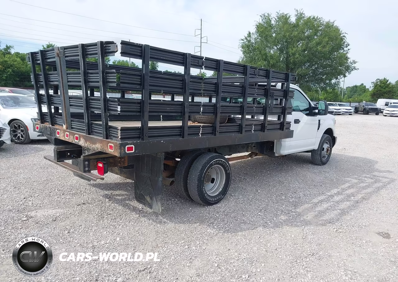 2017 Ford F-350 Chassis Xl VIN:1FDRF3G63HED72752 - 4