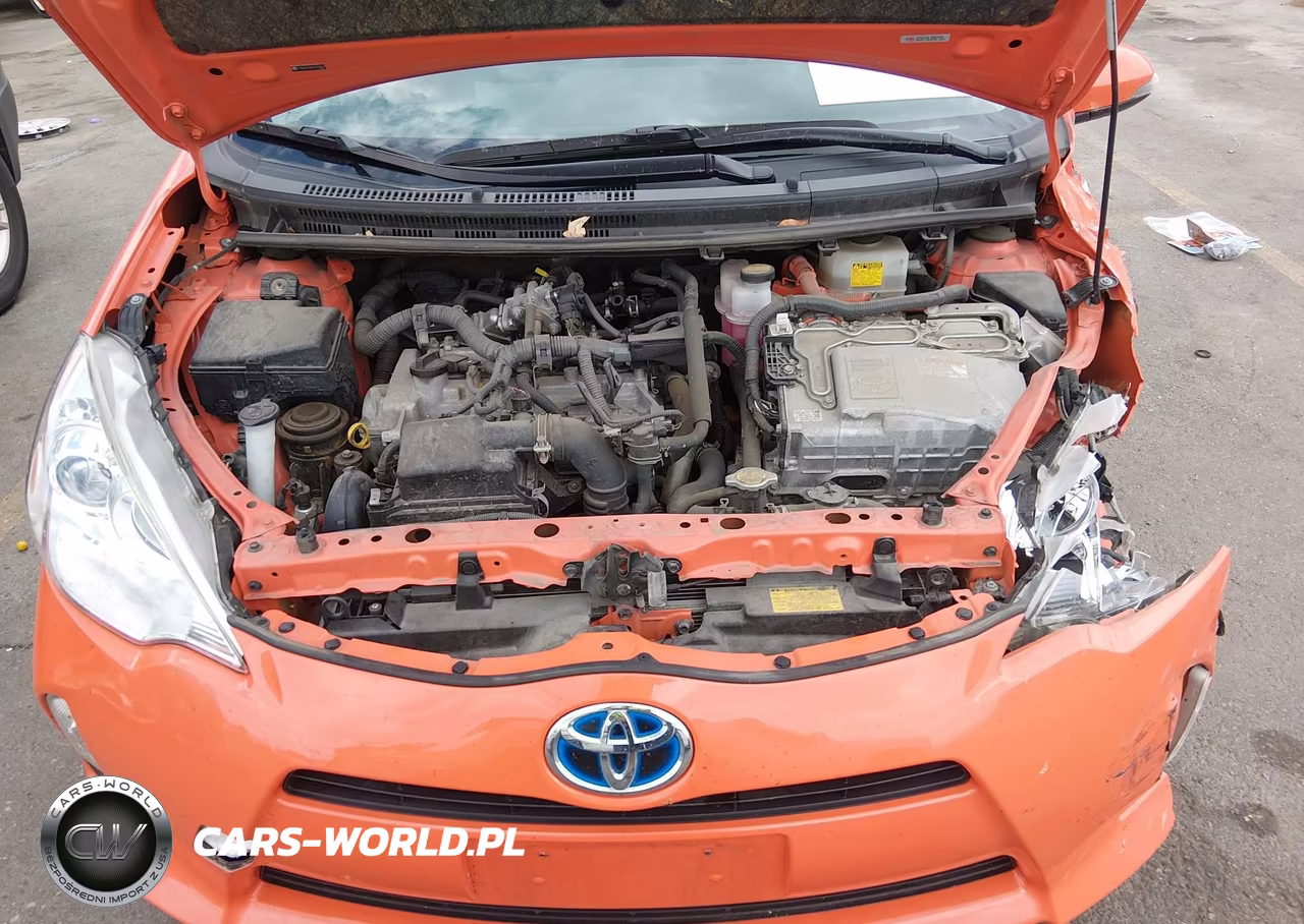 2013 Toyota Prius C Two VIN:JTDKDTB3XD1049454 - 10
