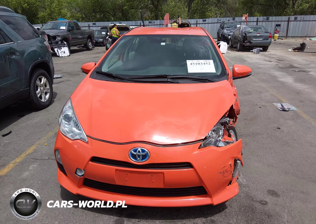 2013 Toyota Prius C Two VIN:JTDKDTB3XD1049454 - 12