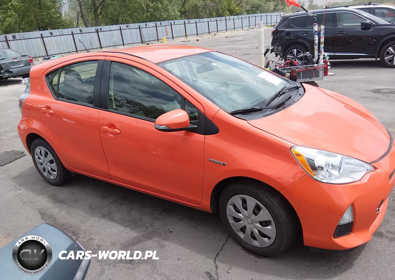 2013 Toyota Prius C Two VIN:JTDKDTB3XD1049454 - 13