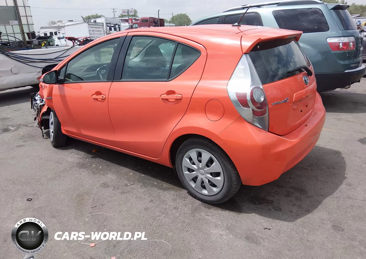 2013 Toyota Prius C Two VIN:JTDKDTB3XD1049454 - 3