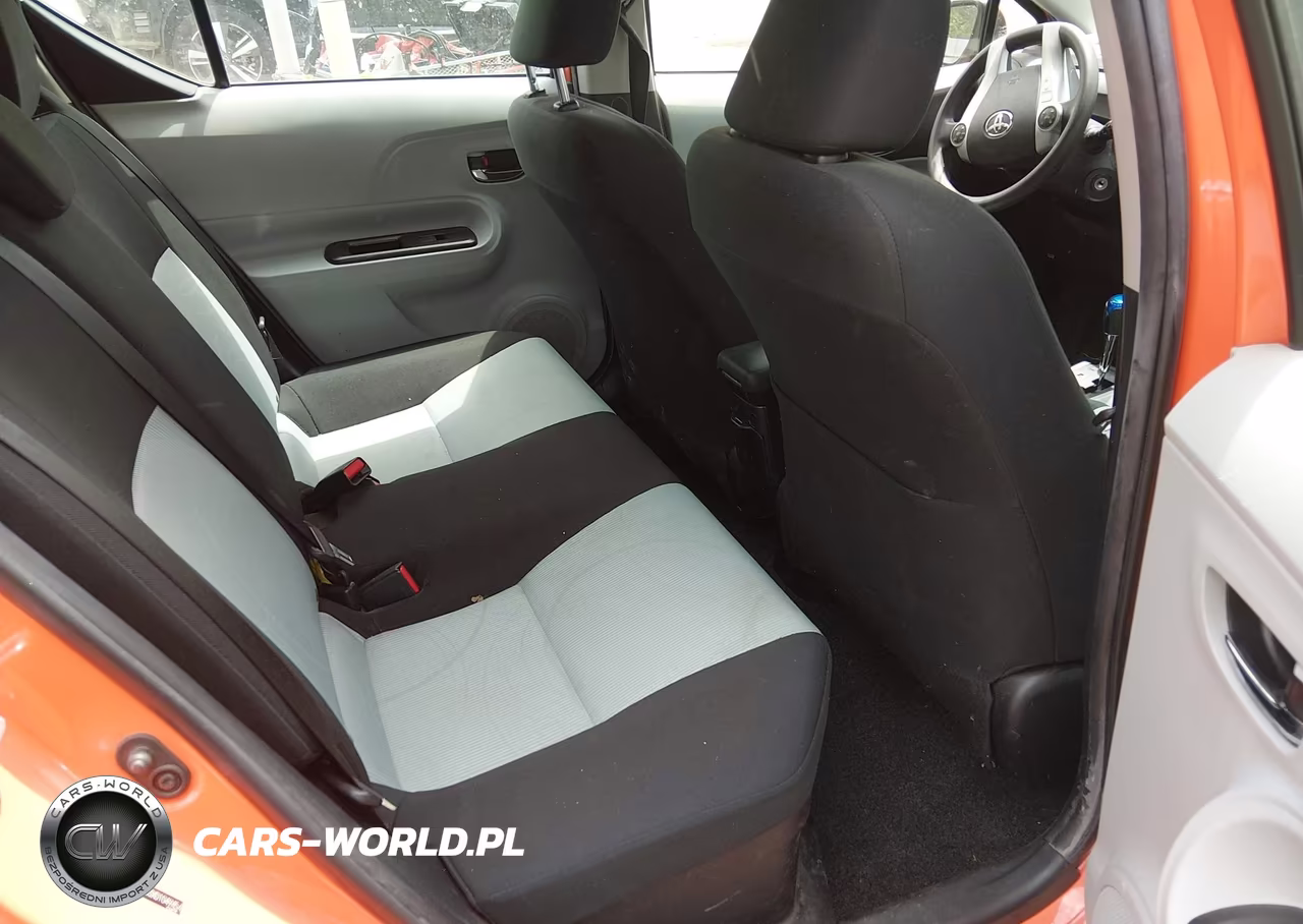 2013 Toyota Prius C Two VIN:JTDKDTB3XD1049454 - 8