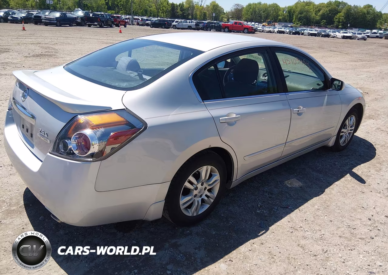2011 Nissan Altima 2.5 S VIN:1N4AL2AP1BN510940 - 4
