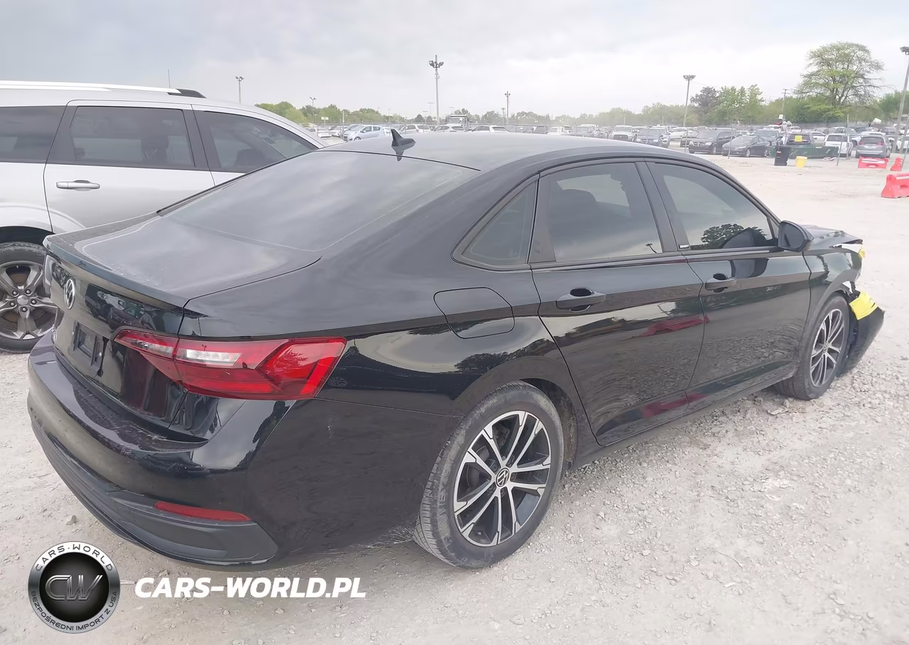 2023 Volkswagen Jetta 1.5T Sport VIN:3VWBM7BU0PM035504 - 4