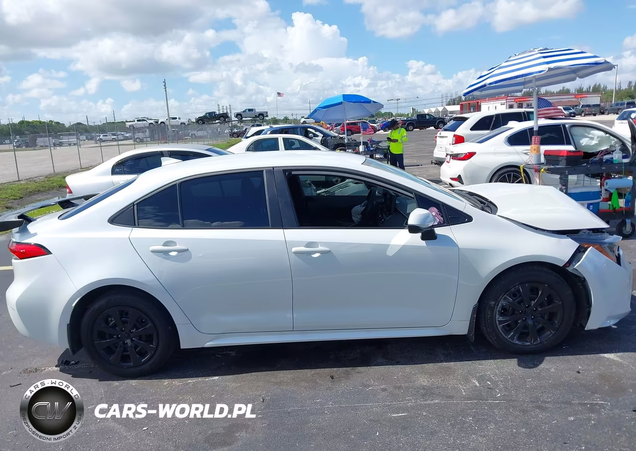 2025 Toyota Corolla Le VIN:5YFB4MDE4SP318657 - 13