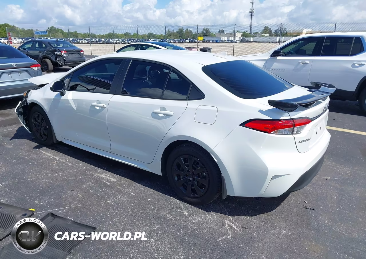 2025 Toyota Corolla Le VIN:5YFB4MDE4SP318657 - 3