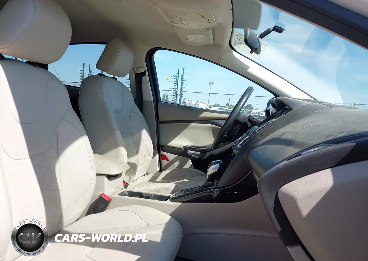 2015 Ford Focus Electric VIN:1FADP3R45FL386254 - 5