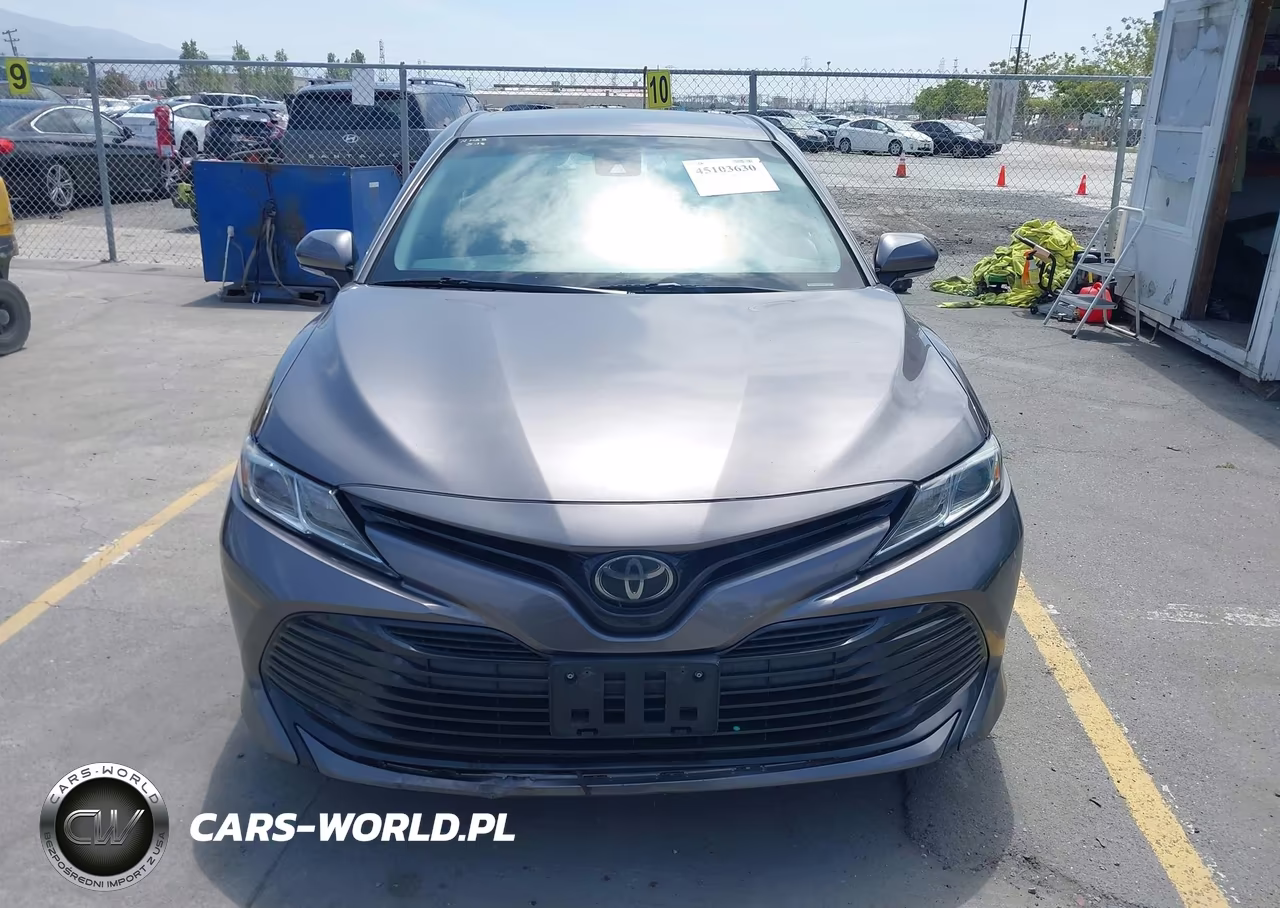 2018 Toyota Camry Le VIN:4T1B11HK6JU114897 - 12