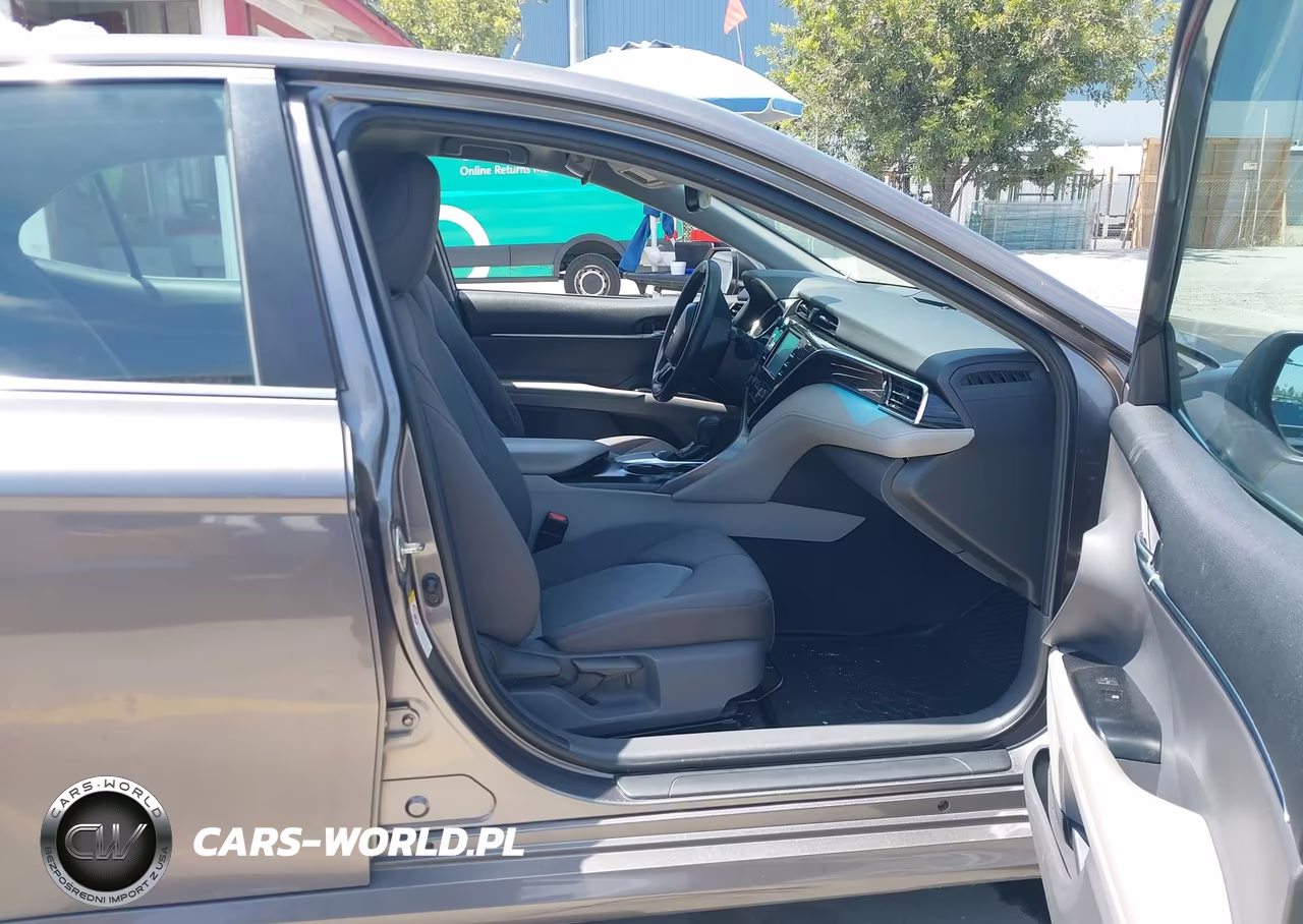 2018 Toyota Camry Le VIN:4T1B11HK6JU114897 - 5