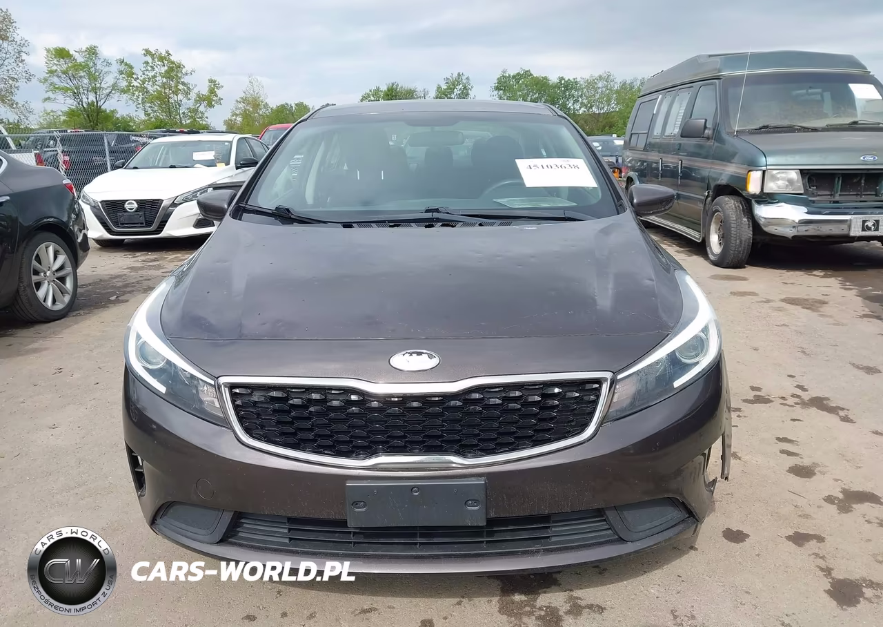 2018 Kia Forte Lx VIN:3KPFK4A76JE217472 - 12