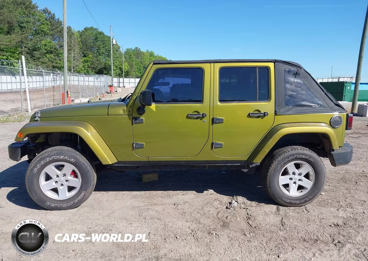 2007 Jeep Wrangler Unlimited Sahara VIN:1J4GB59117L111418 - 14