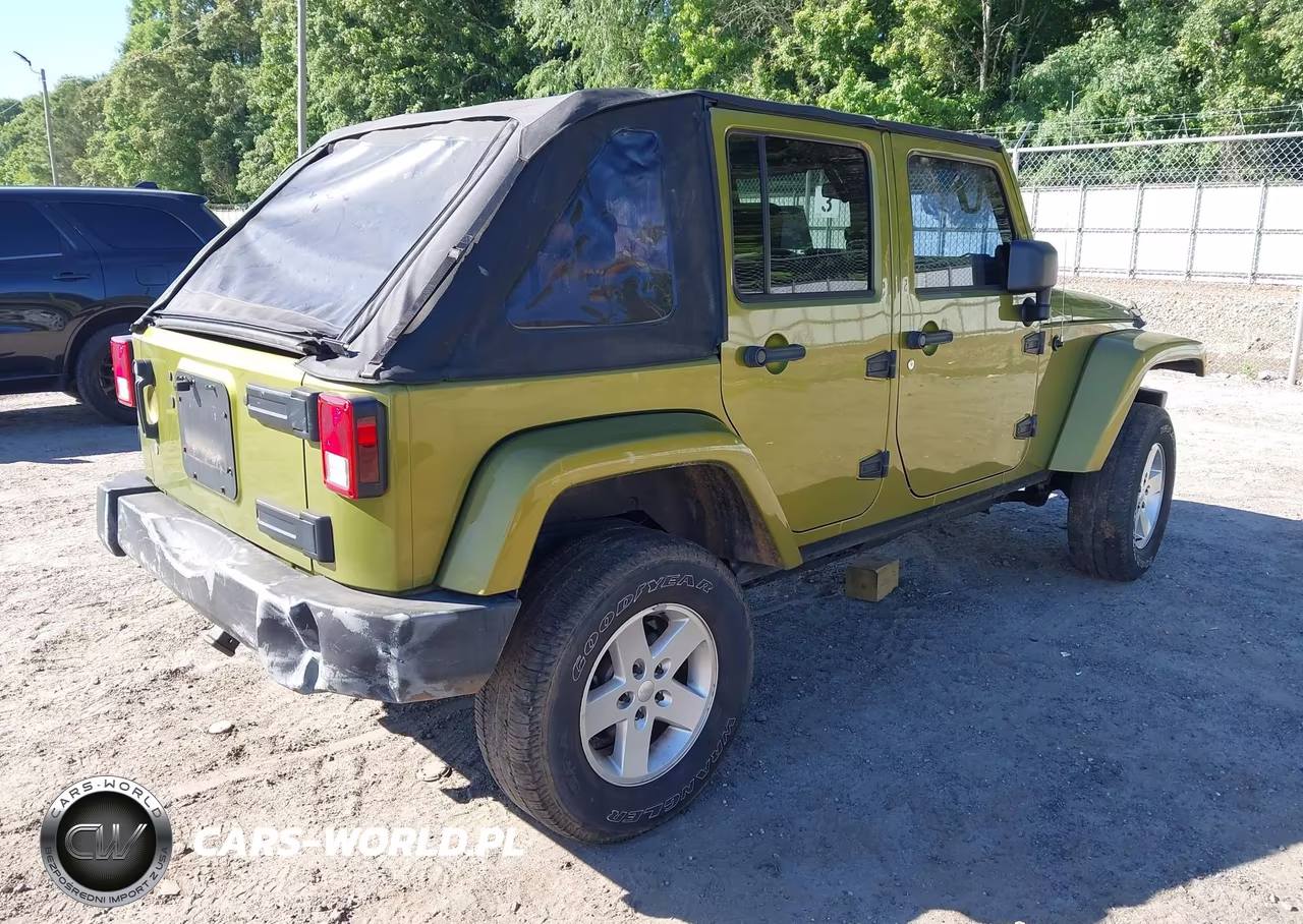 2007 Jeep Wrangler Unlimited Sahara VIN:1J4GB59117L111418 - 4