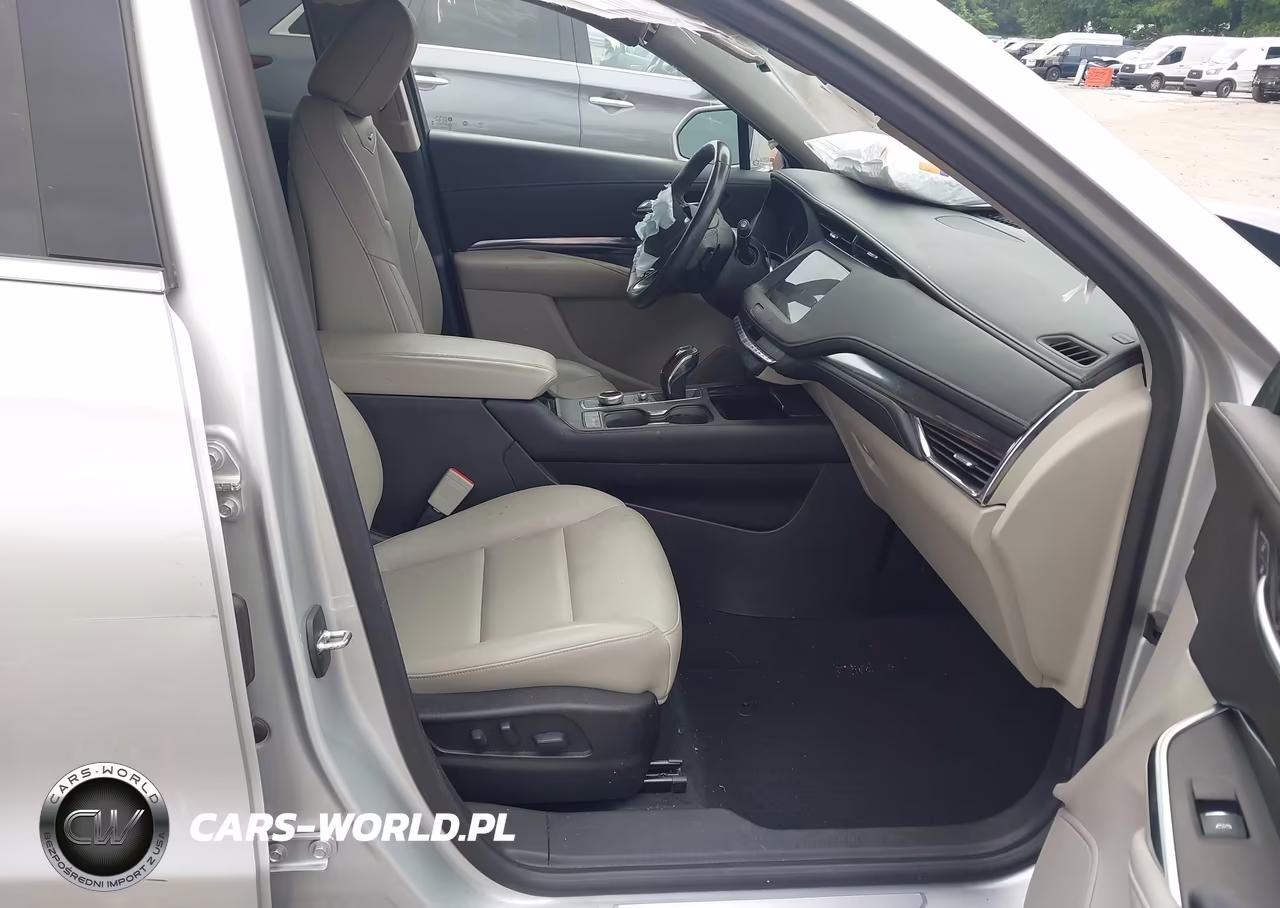 2019 Cadillac Xt4 Luxury VIN:1GYAZAR46KF102290 - 5