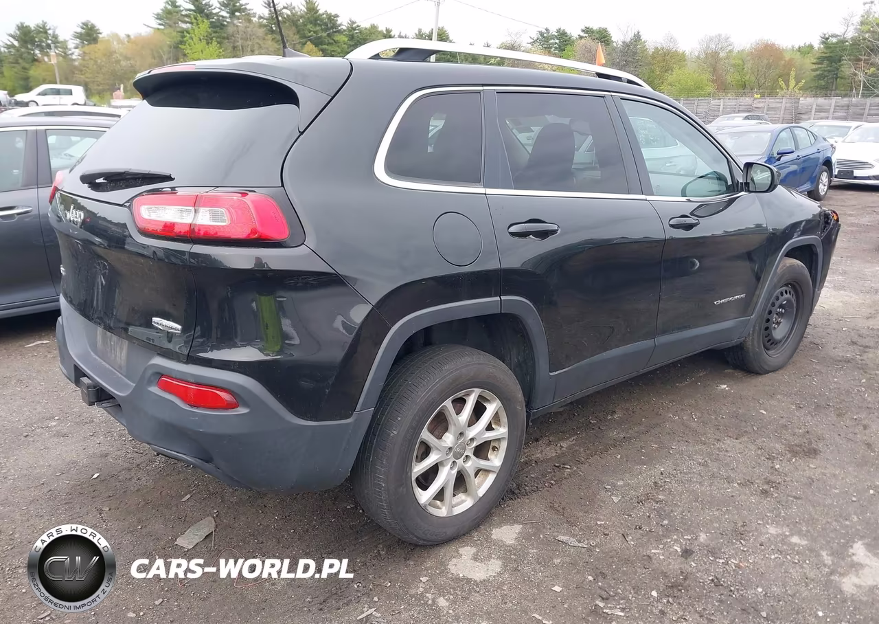 2016 Jeep Cherokee Latitude VIN:1C4PJMCS9GW259366 - 4